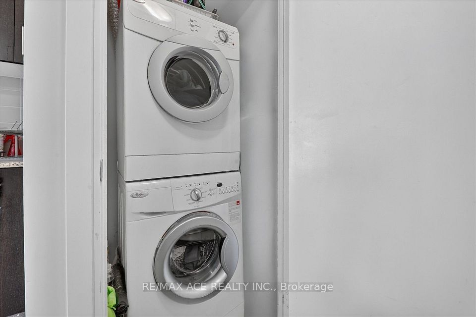 255 Village Green Square 409, Toronto, ON M1S 0L7 18
