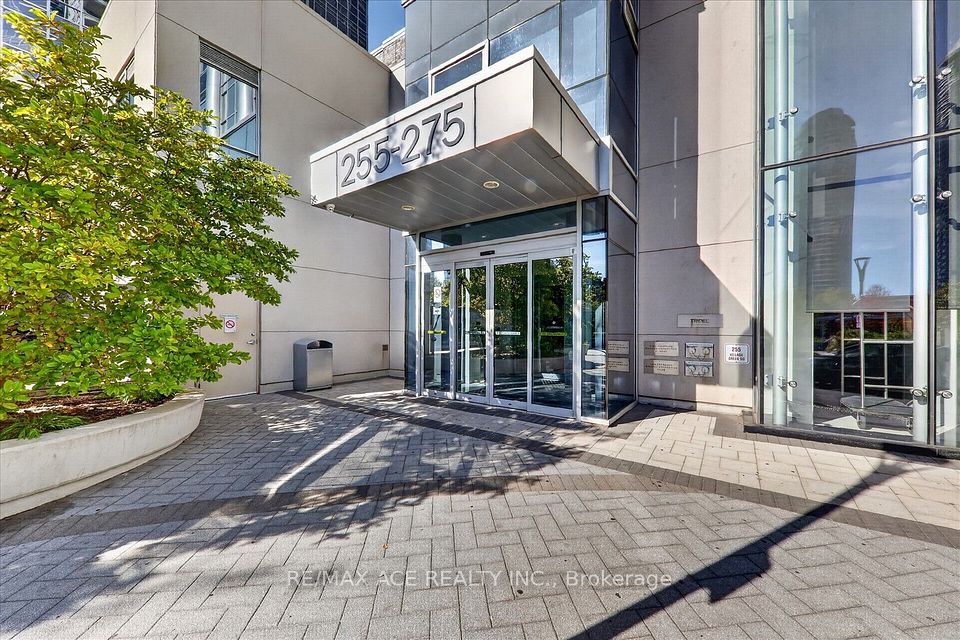 255 Village Green Square 409, Toronto, ON M1S 0L7 5