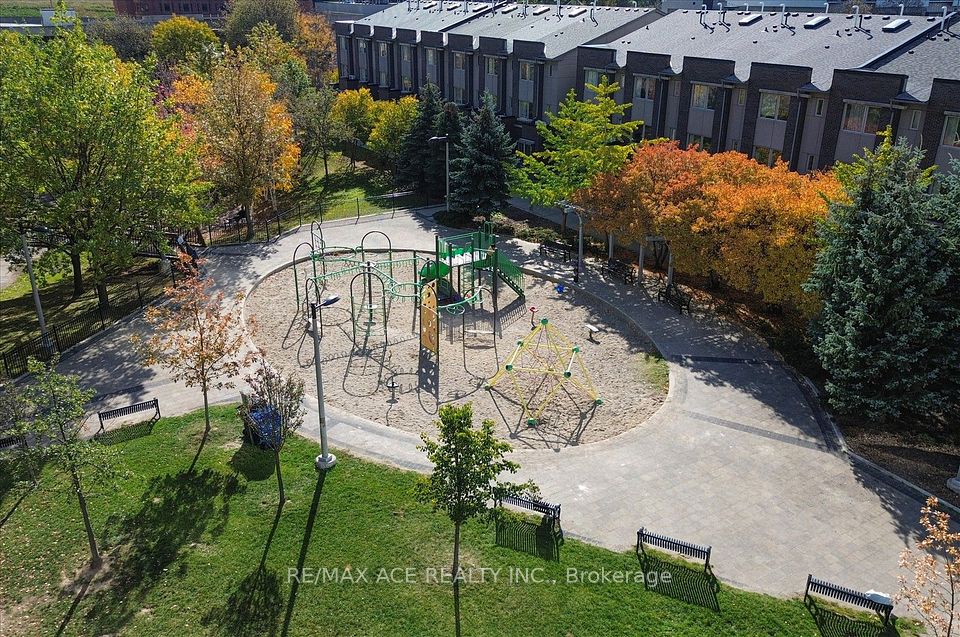 255 Village Green Square 409, Toronto, ON M1S 0L7 22