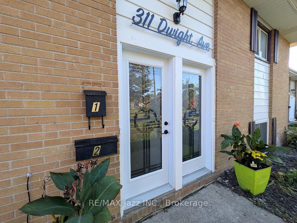 311 Dwight Avenue 2, Oshawa, ON L1J 1K8 5