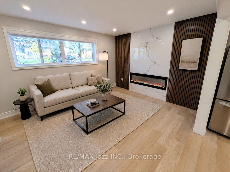 311 Dwight Avenue 2, Oshawa, ON L1J 1K8 9