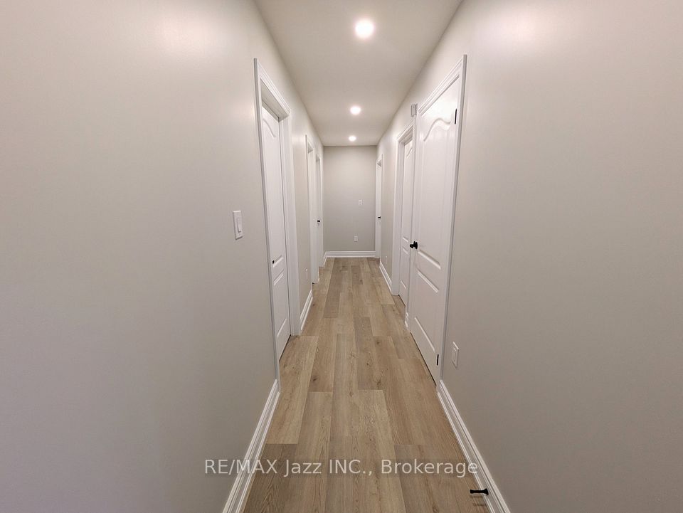 311 Dwight Avenue 2, Oshawa, ON L1J 1K8 18