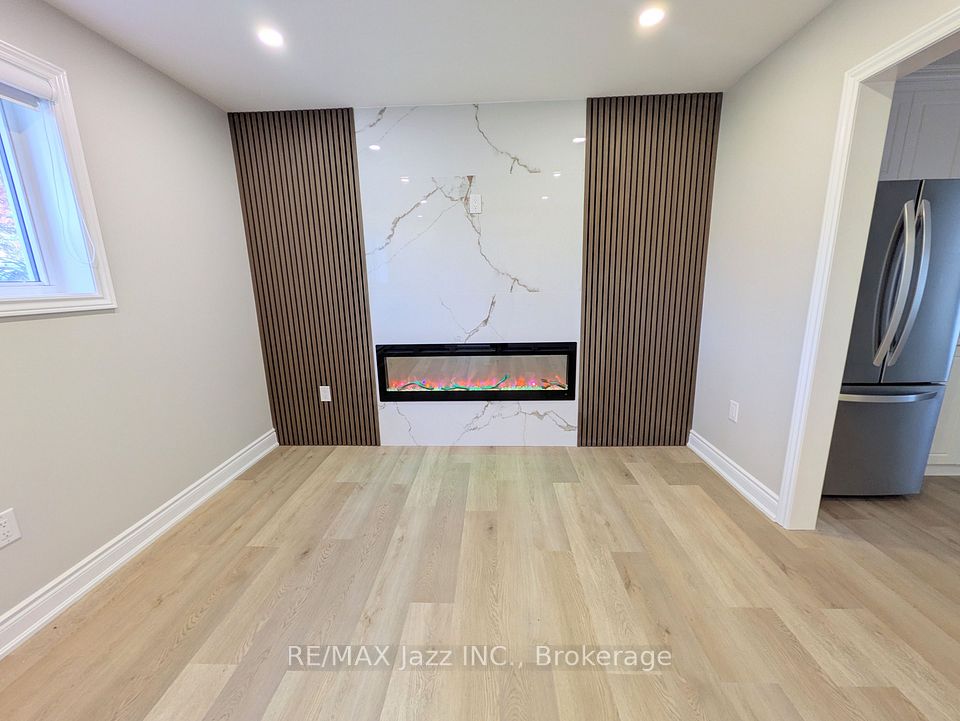 311 Dwight Avenue 2, Oshawa, ON L1J 1K8 11