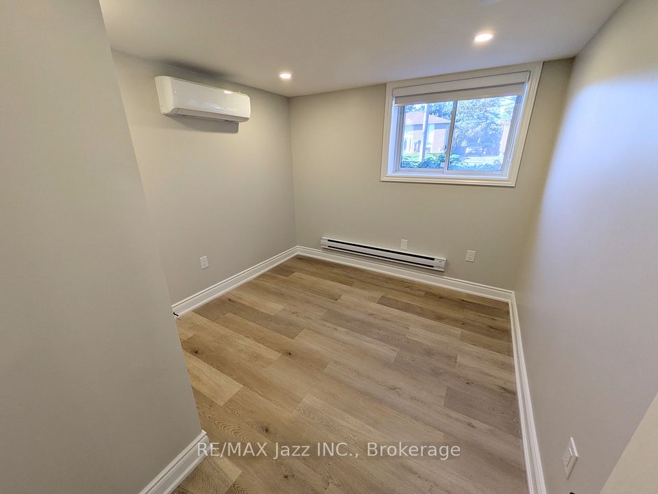 311 Dwight Avenue 2, Oshawa, ON L1J 1K8 23