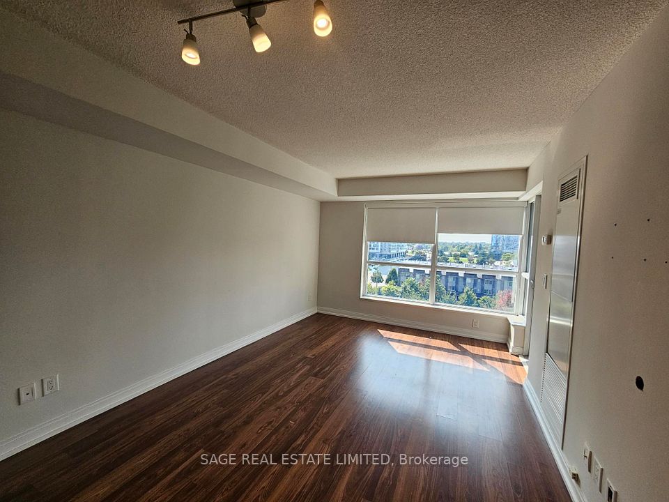 Condo Apartment at 151 VIllage Green Square 705, Toronto, ON M1S 0K5