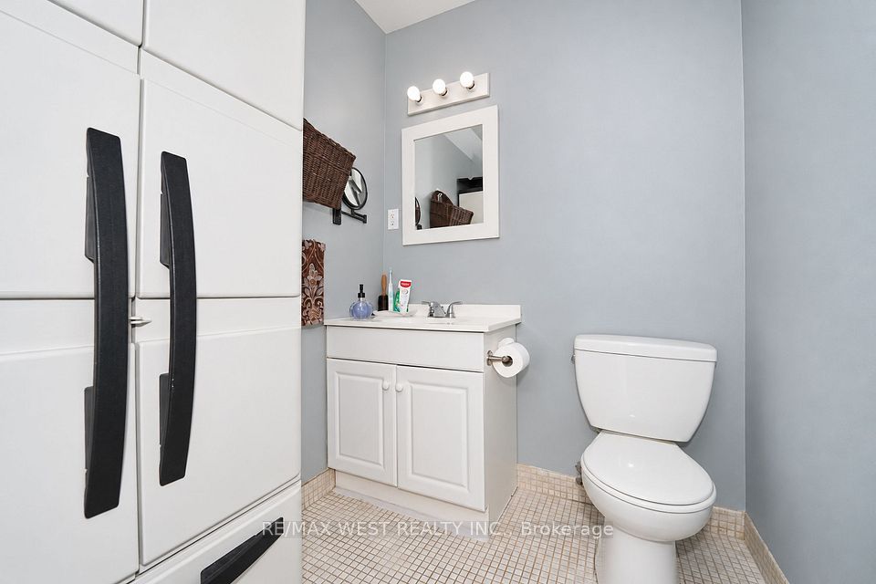 4064 Lawrence Avenue E 221C, Toronto, ON M1E 4V6 7