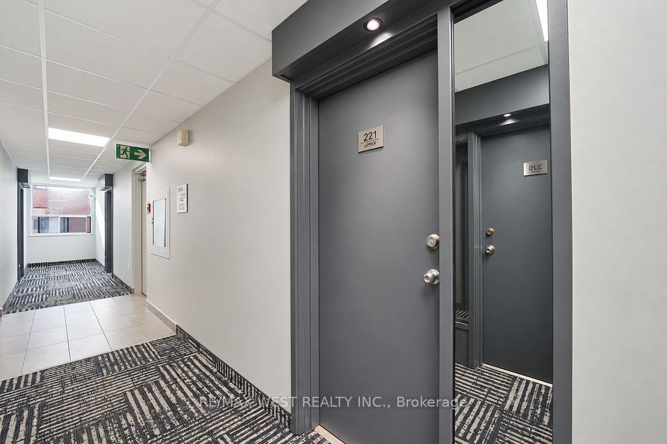 4064 Lawrence Avenue E 221C, Toronto, ON M1E 4V6 2