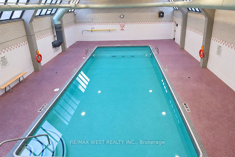 4064 Lawrence Avenue E 221C, Toronto, ON M1E 4V6 12