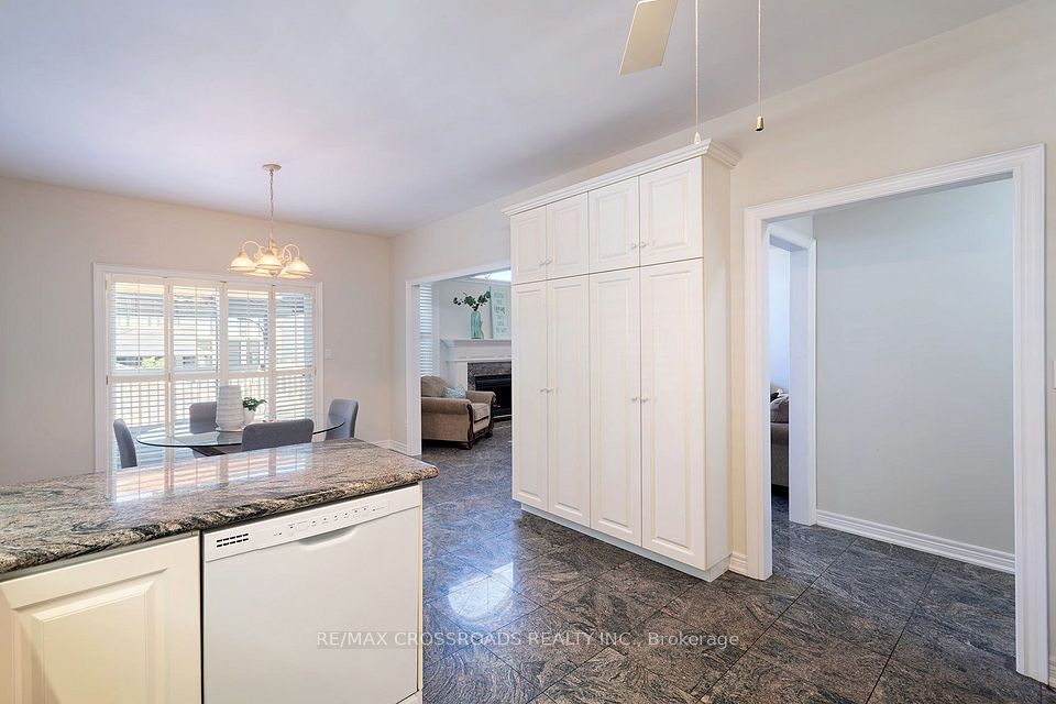 1859 New Street, Pickering, ON L1V 1S7 9
