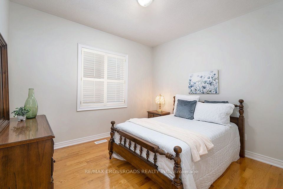 1859 New Street, Pickering, ON L1V 1S7 22