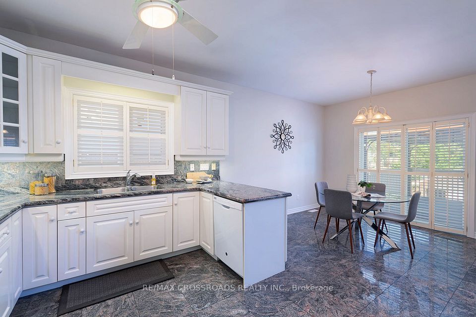 1859 New Street, Pickering, ON L1V 1S7 11