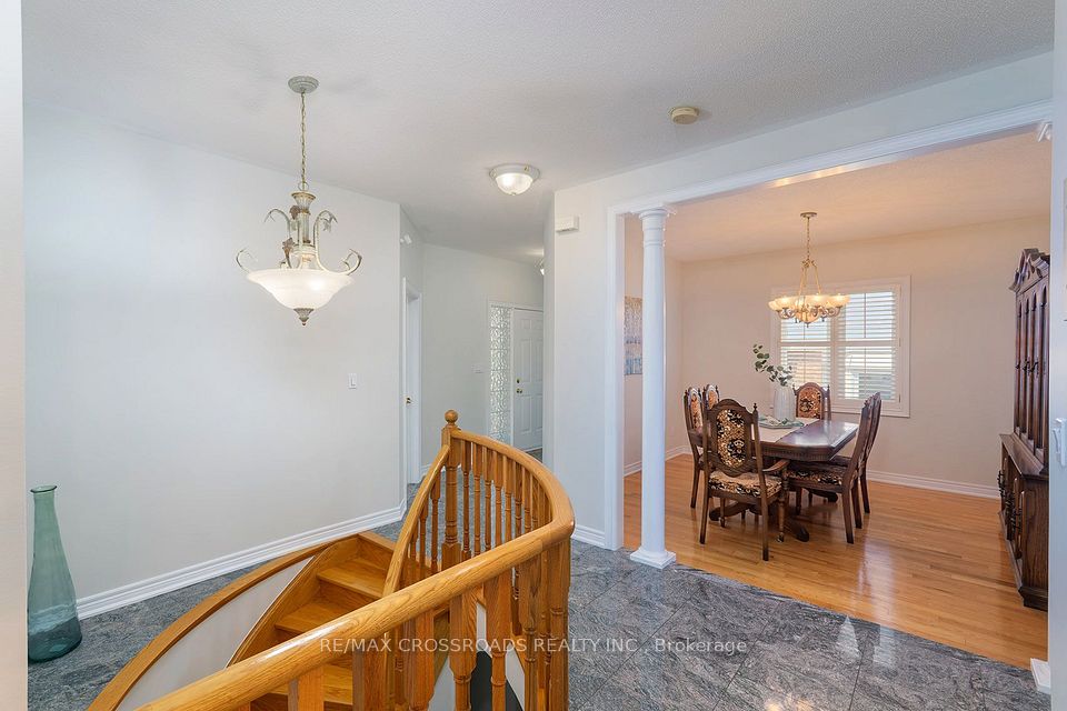 1859 New Street, Pickering, ON L1V 1S7 5