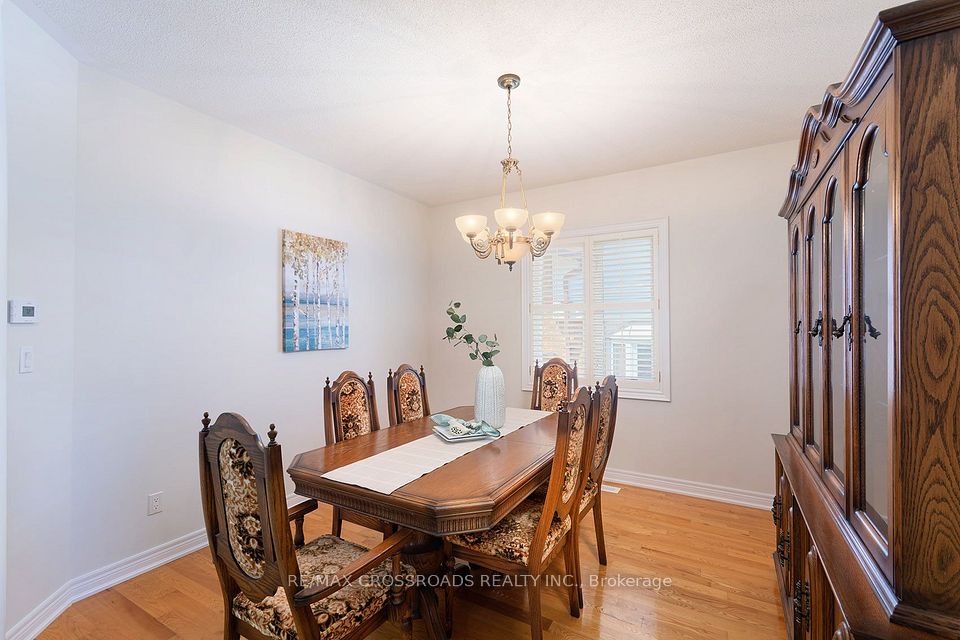 1859 New Street, Pickering, ON L1V 1S7 14