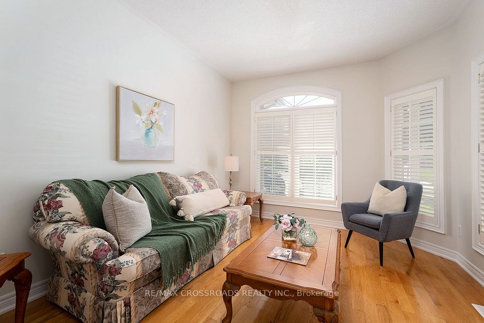 1859 New Street, Pickering, ON L1V 1S7 16