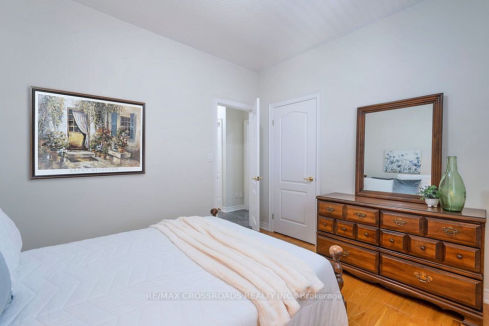 1859 New Street, Pickering, ON L1V 1S7 23