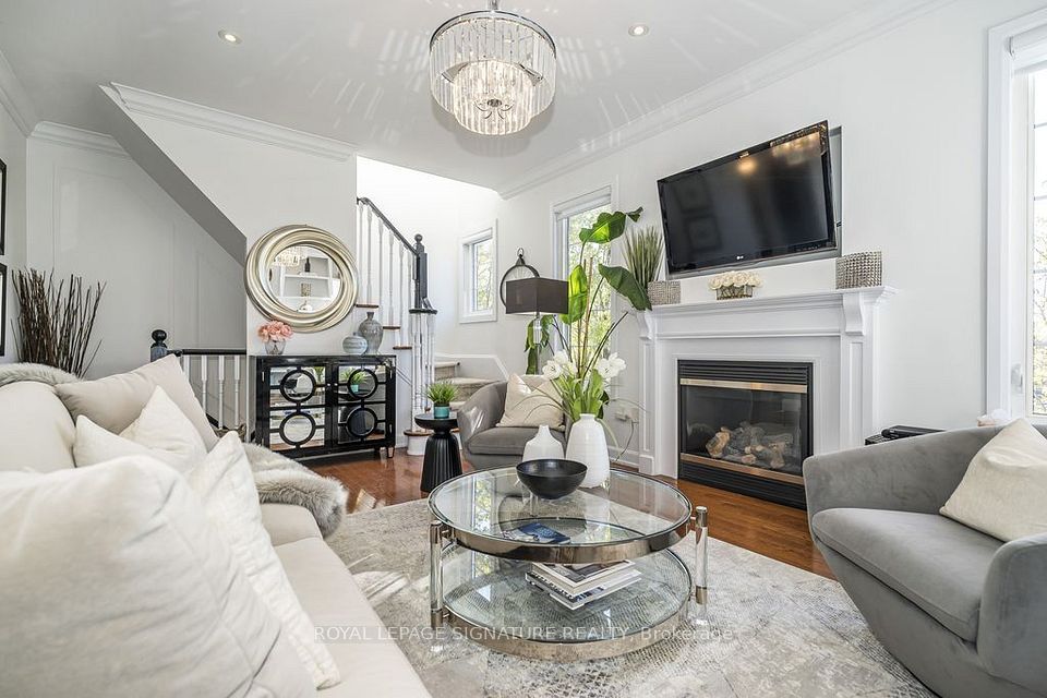 7 Pethick Street, Toronto, ON M1L 0C6 13