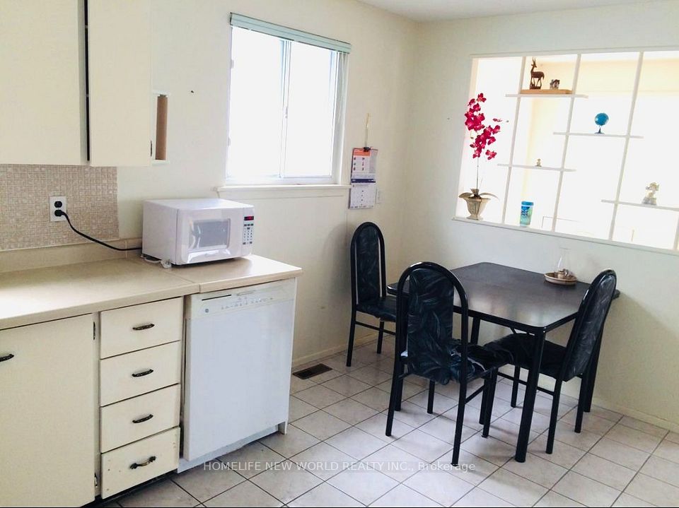 95 Pettibone Square, Toronto, ON M1W 2J1 5