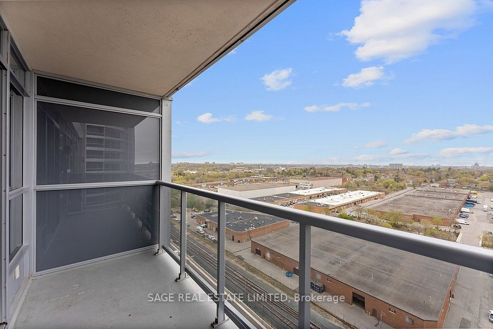 151 Village Green Square 1501, Toronto, ON M1S 0K5 25