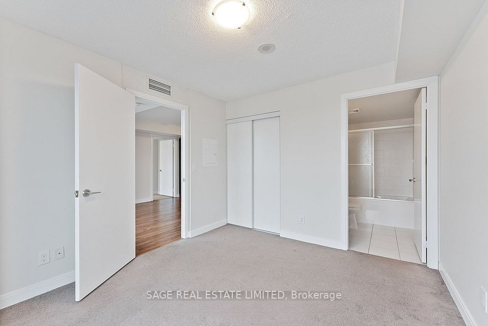 151 Village Green Square 1501, Toronto, ON M1S 0K5 16