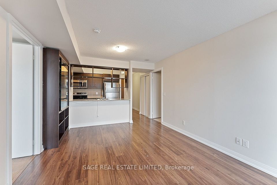 151 Village Green Square 1501, Toronto, ON M1S 0K5 12