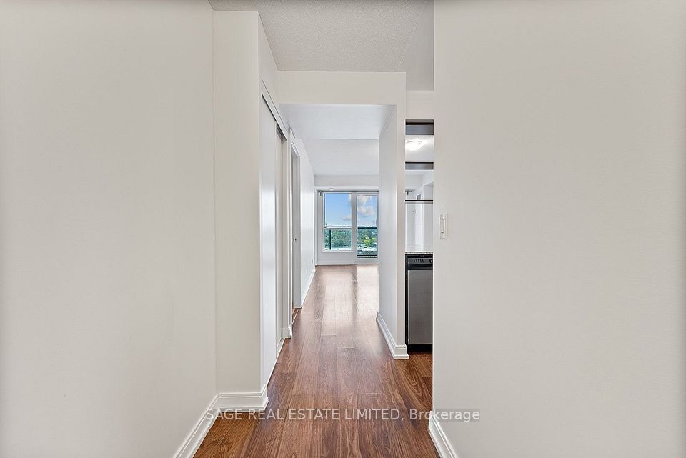151 Village Green Square 1501, Toronto, ON M1S 0K5 2