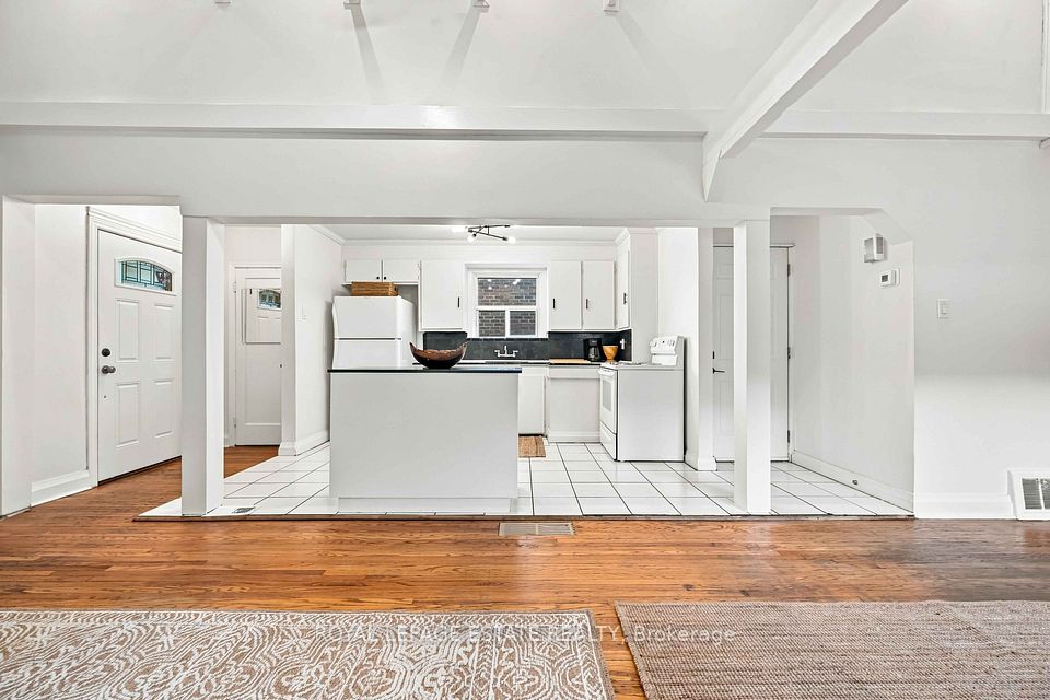 17 Arden Crescent upper, Toronto, ON M1L 3R6 11