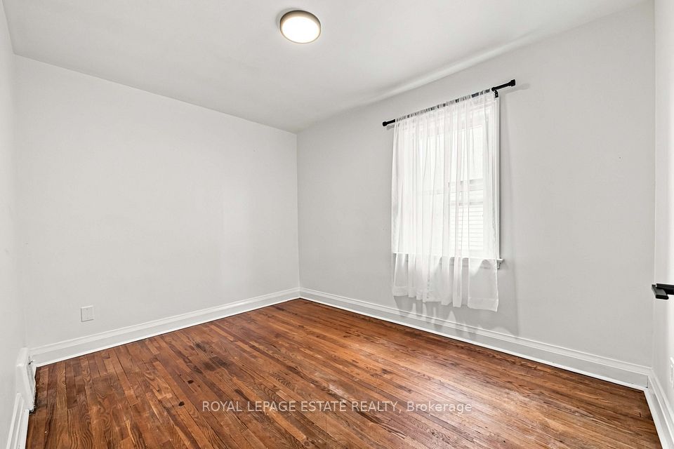 17 Arden Crescent upper, Toronto, ON M1L 3R6 15