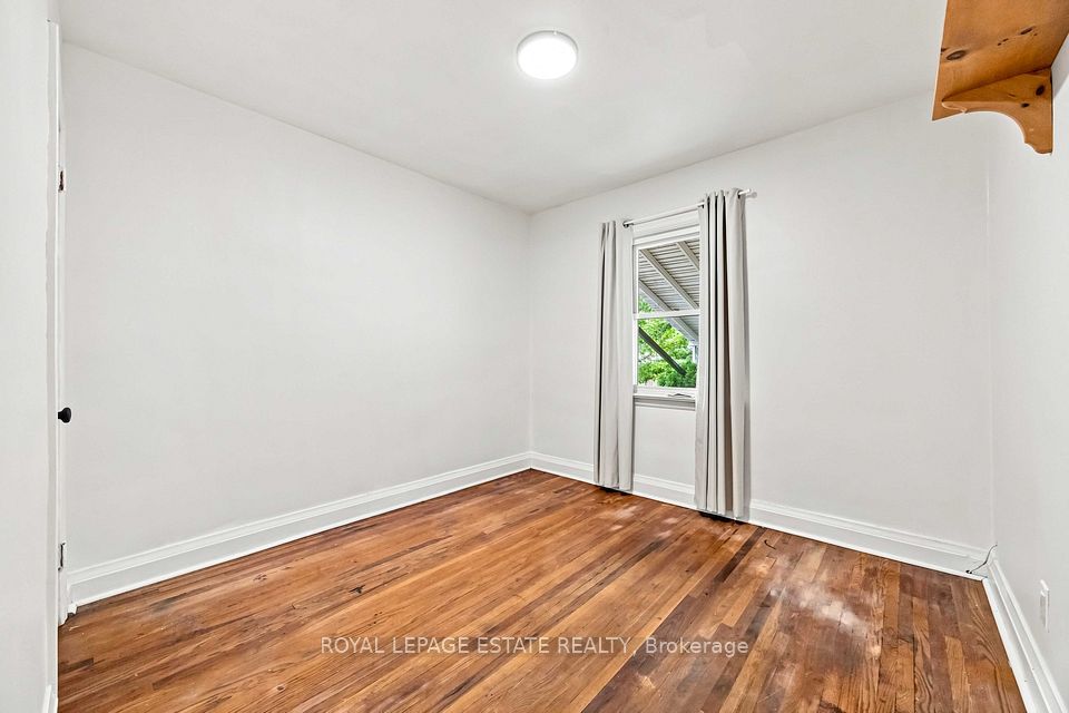 17 Arden Crescent upper, Toronto, ON M1L 3R6 14