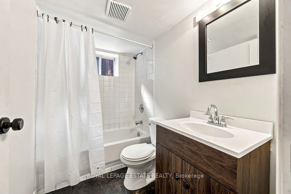 17 Arden Crescent lower, Toronto, ON M1L 3R6 14