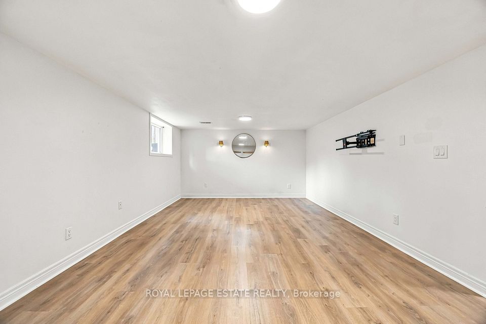 17 Arden Crescent lower, Toronto, ON M1L 3R6 3