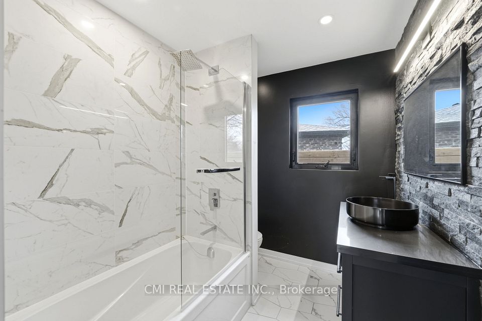 23 Logstone Crescent, Toronto, ON M1E 4M2 17
