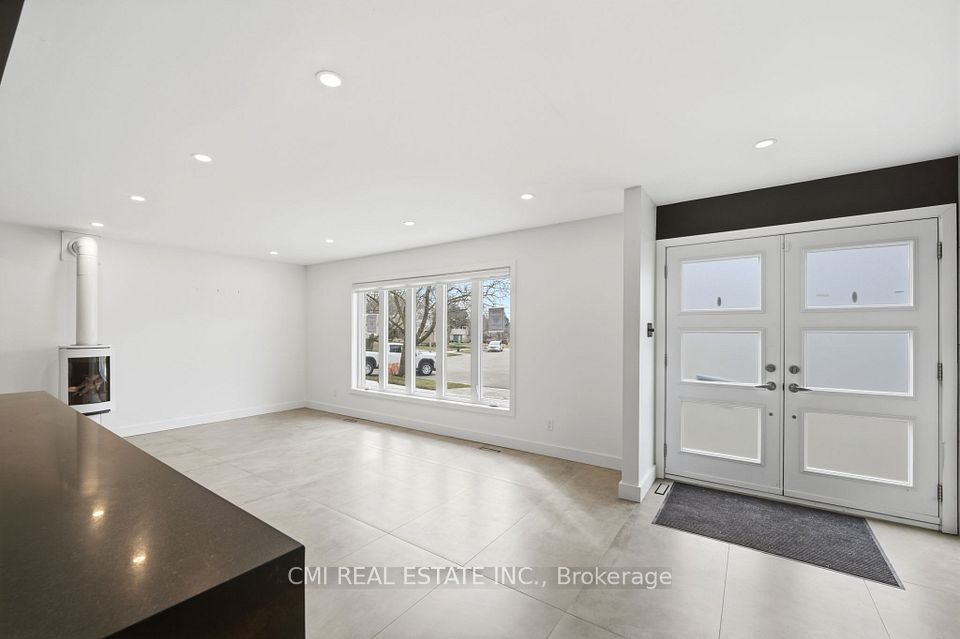 23 Logstone Crescent, Toronto, ON M1E 4M2 6