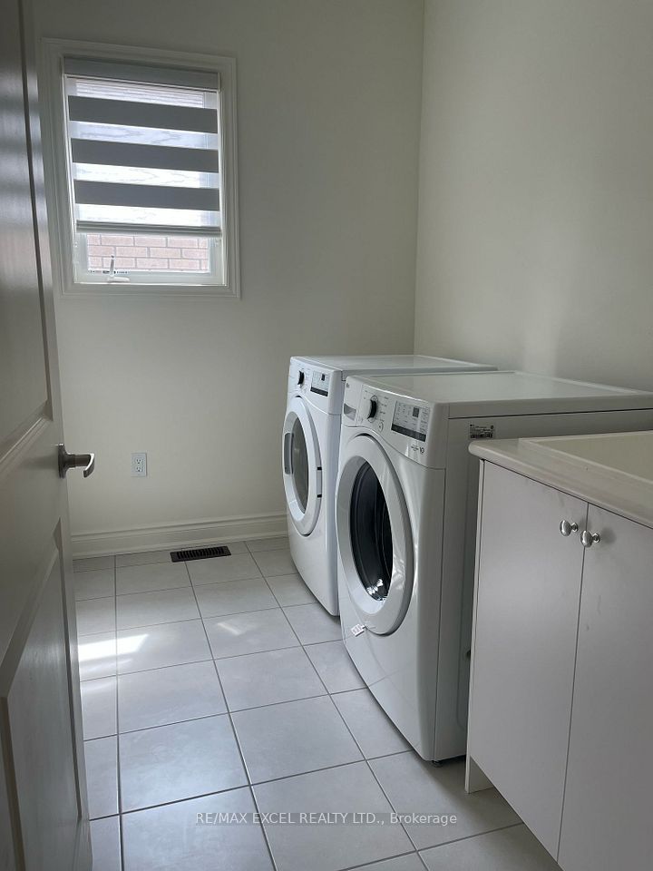2206 Cayenne Street, Oshawa, ON L1L 0W7 12