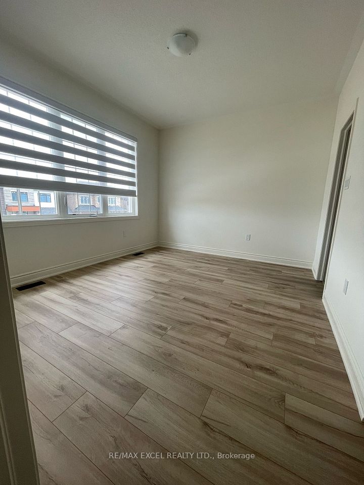 2206 Cayenne Street, Oshawa, ON L1L 0W7 15