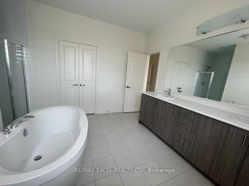 2206 Cayenne Street, Oshawa, ON L1L 0W7 17