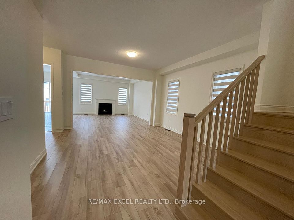 2206 Cayenne Street, Oshawa, ON L1L 0W7 7