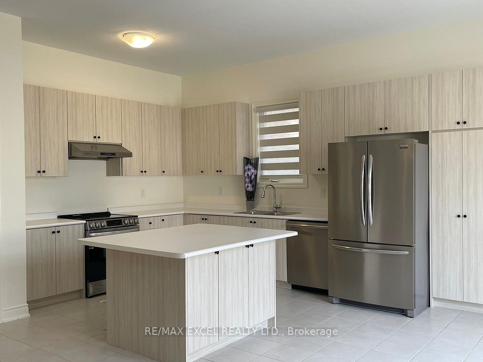 2206 Cayenne Street, Oshawa, ON L1L 0W7 3