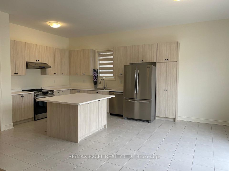 2206 Cayenne Street, Oshawa, ON L1L 0W7 2