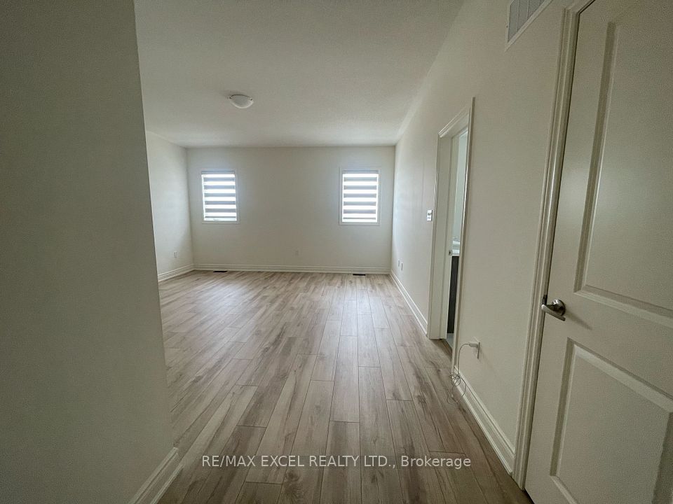2206 Cayenne Street, Oshawa, ON L1L 0W7 11