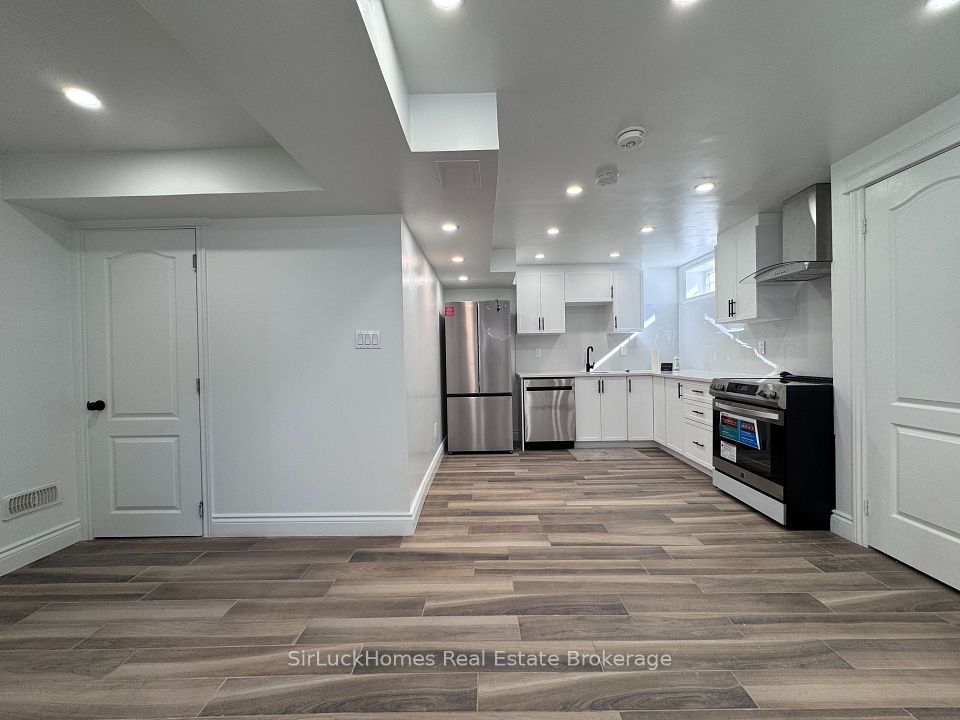 2196 Hackett Place BSMT, Oshawa, ON L1L 0A2 3