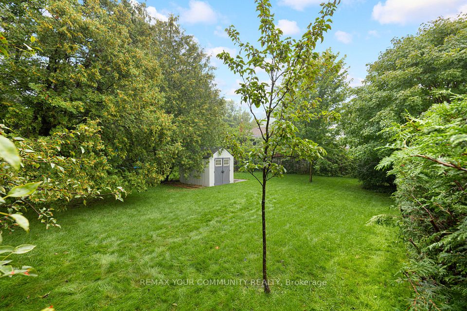 59 Galloway Road, Toronto, ON M1E 1W6 4