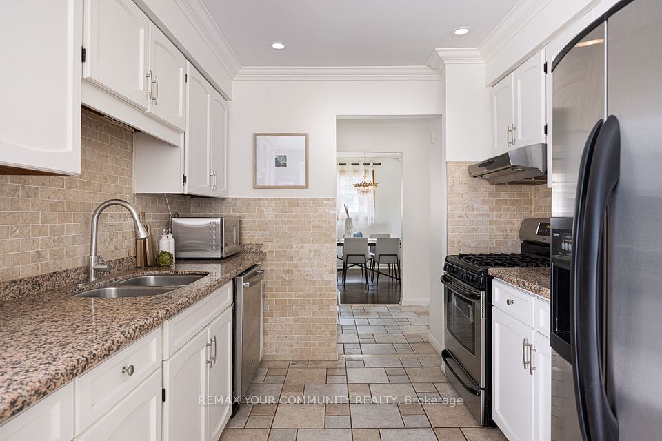 59 Galloway Road, Toronto, ON M1E 1W6 25