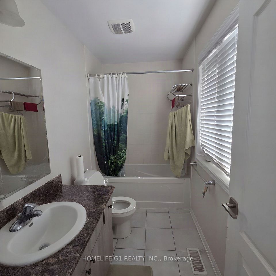1703 Kalmar Avenue, Pickering, ON L1X 0B3 18