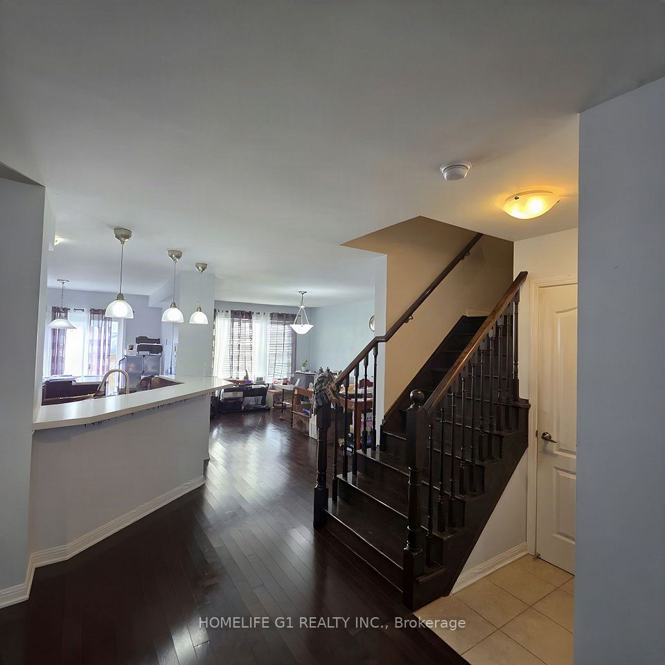 1703 Kalmar Avenue, Pickering, ON L1X 0B3 5