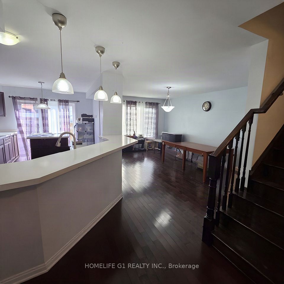 1703 Kalmar Avenue, Pickering, ON L1X 0B3 7