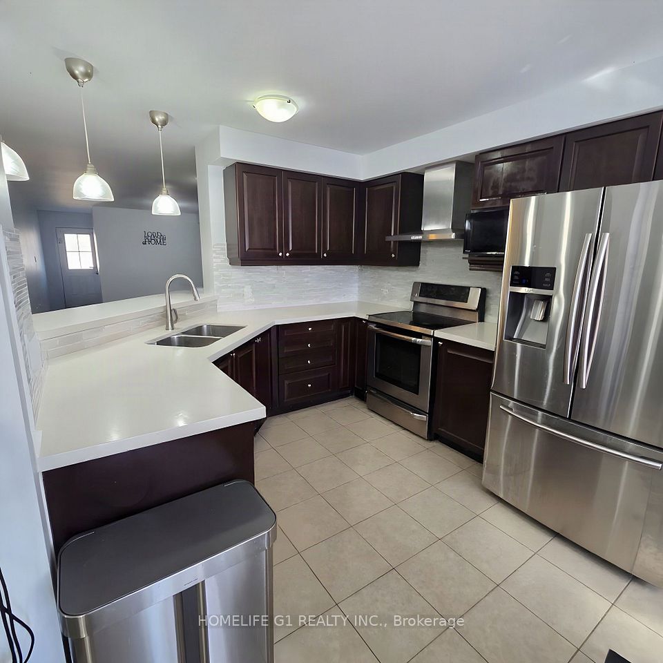 1703 Kalmar Avenue, Pickering, ON L1X 0B3 9