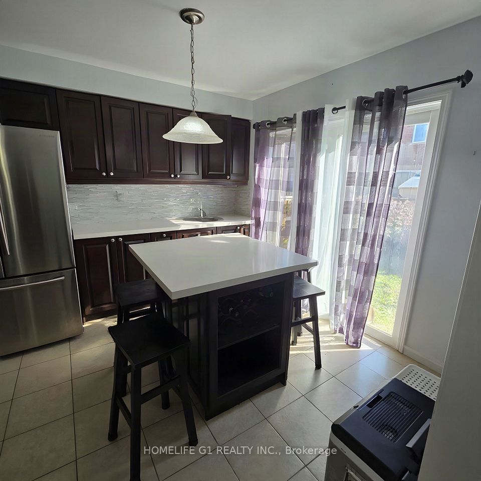 1703 Kalmar Avenue, Pickering, ON L1X 0B3 11