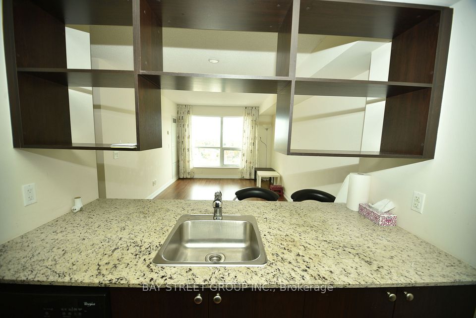 181 Village Green Square W 2511, Toronto, ON M1S 0K6 3