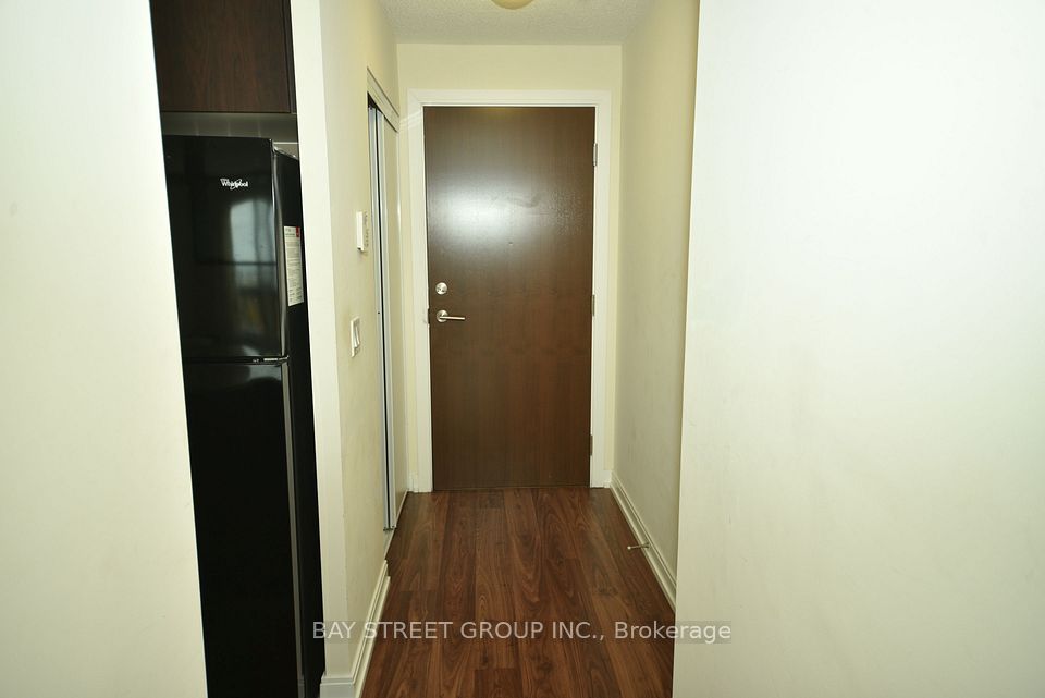 181 Village Green Square W 2511, Toronto, ON M1S 0K6 8