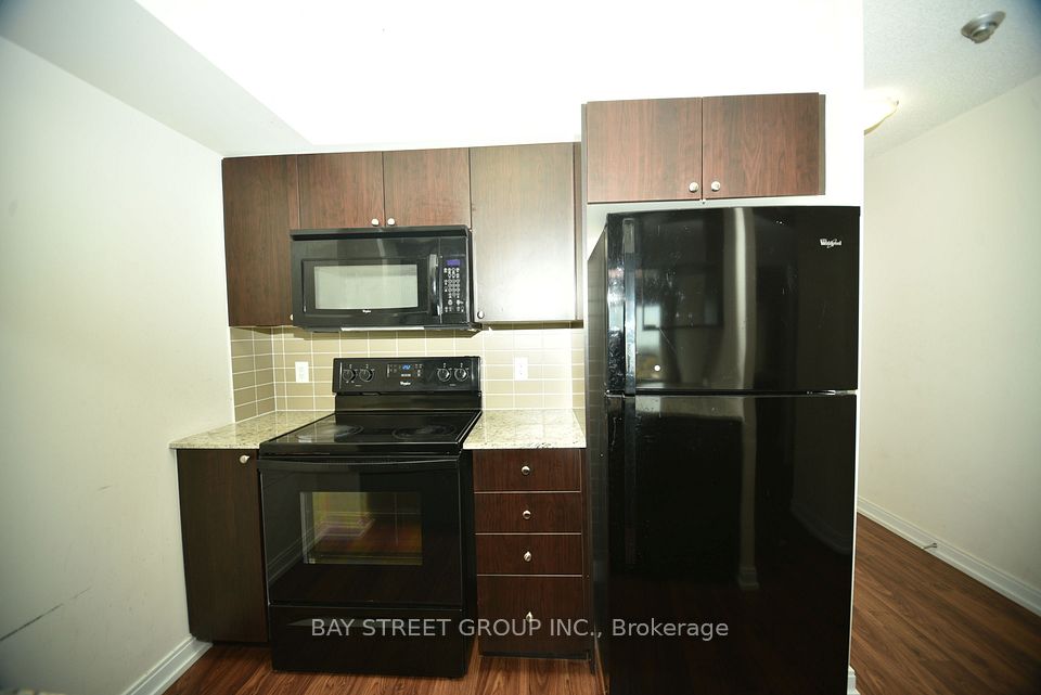 Condo Apartment at 181 Village Green Square W 2511, Toronto, ON M1S 0K6